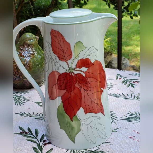 BLOCK Pointsettia Mini Coffee Pot - Picture 2 of 6